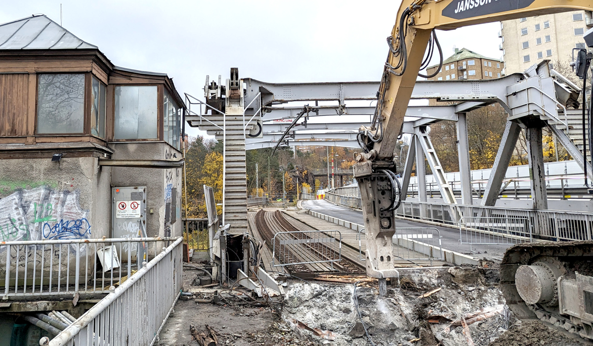 Betong knackas bort Norra Danviksbron