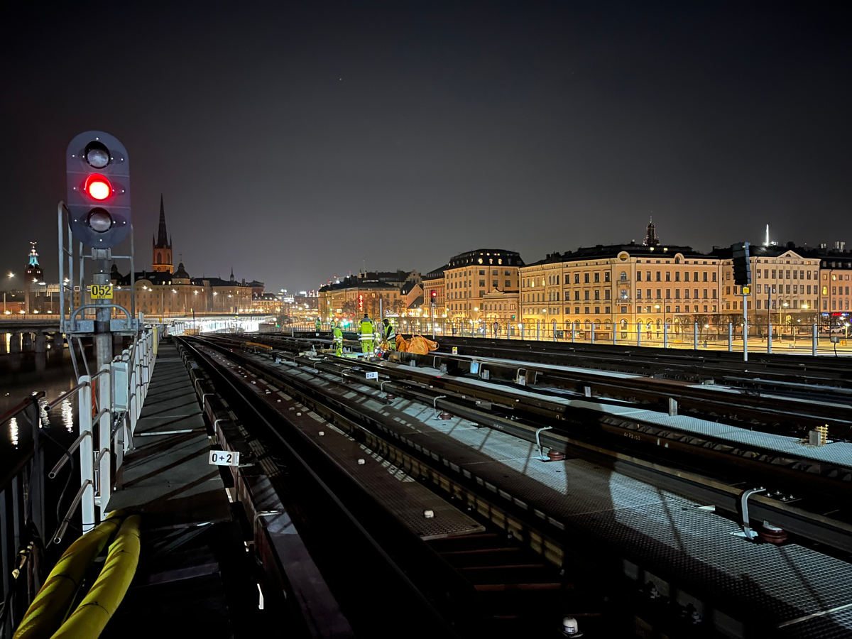 Här byter vi ut växeldriv på Söderströmsbron