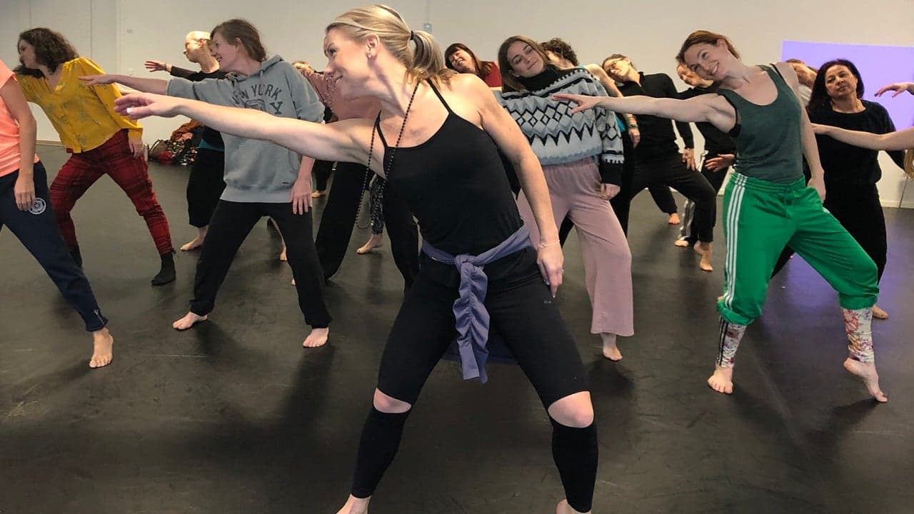 grupp som dansar