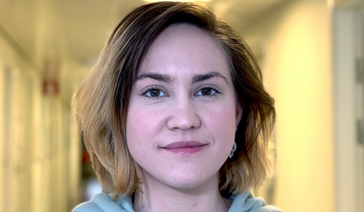 Porträttbild på Rebecka