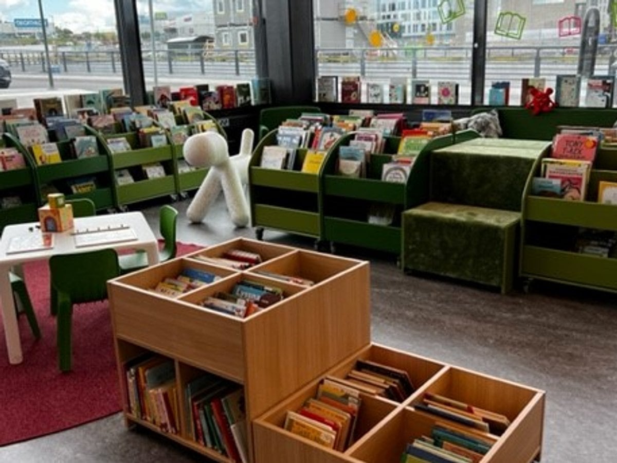 Interiör bibliotek