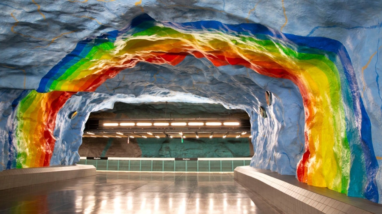 Konst i tak på Stadions tunnelbanestation