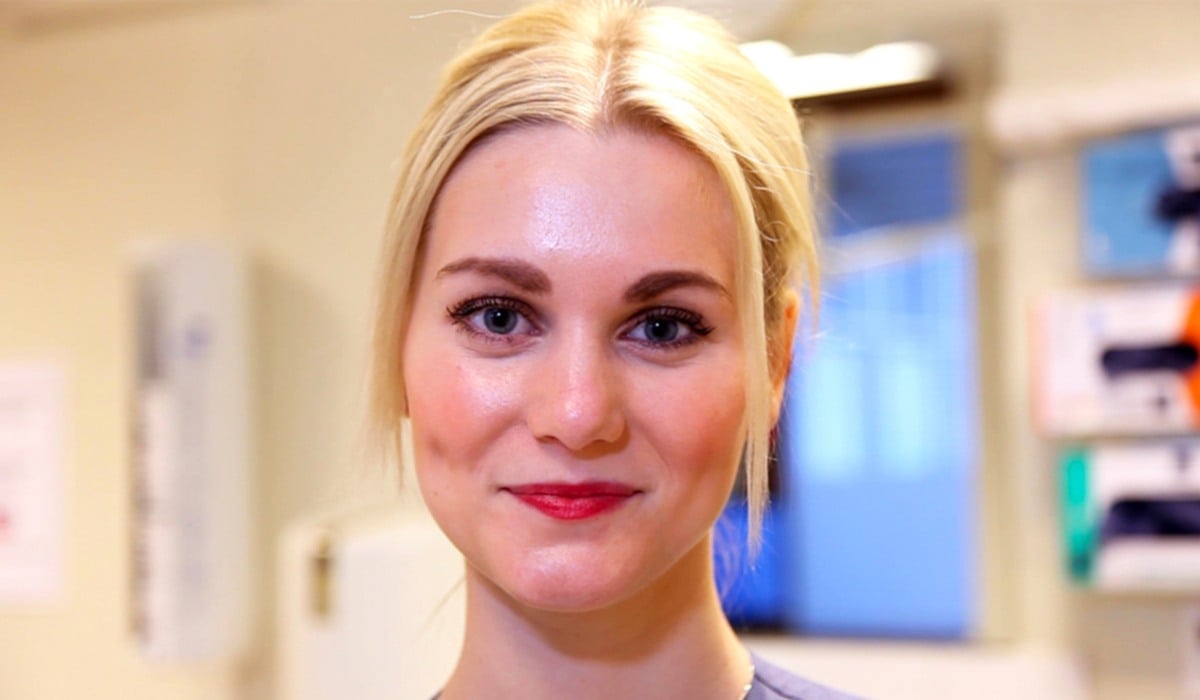 Porträttfoto på Ebba, barnmorska på Danderyds Sjukhus AB