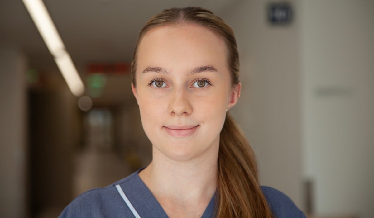 Foto på Ella, sommarjobbare