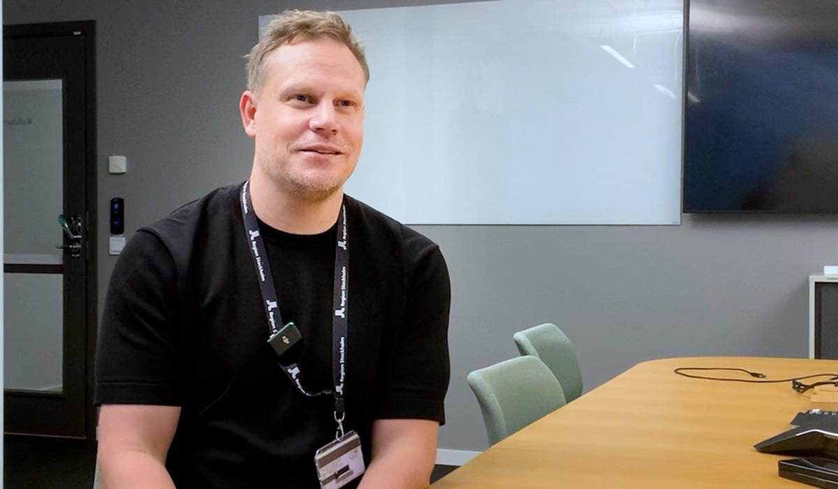 Bild på Andreas som jobbar på