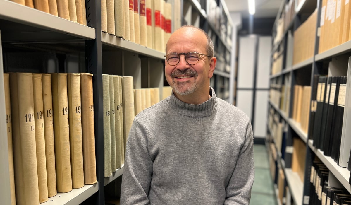 Bild på Peder Fallenius som är arkivarie på regionarkivet.