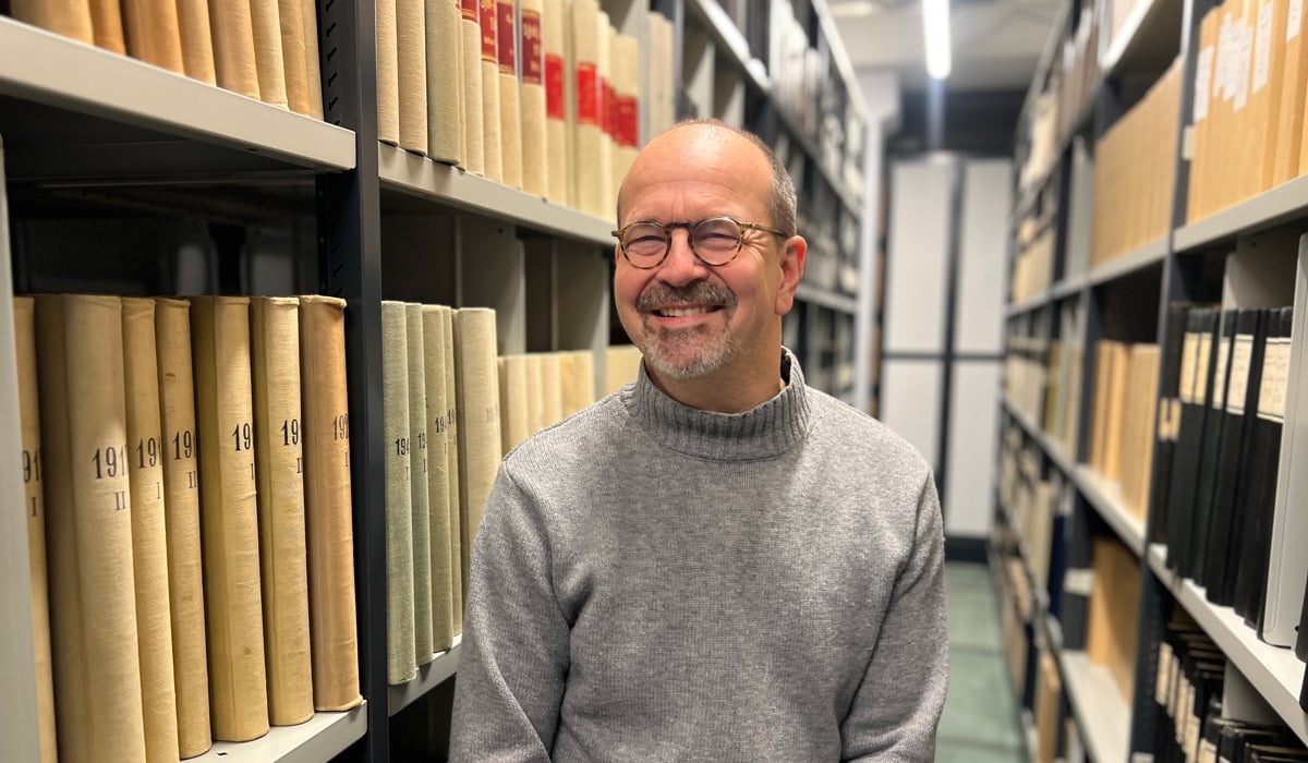 Bild på Peder Fallenius som är arkivarie på regionarkivet.