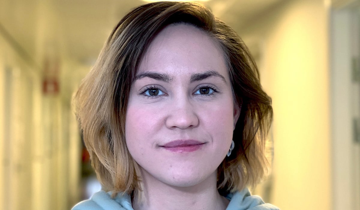 Porträttbild på Rebecka