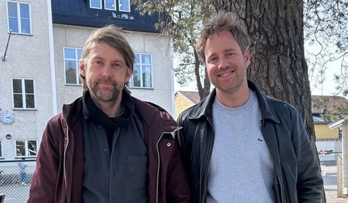 Två män utomhus
