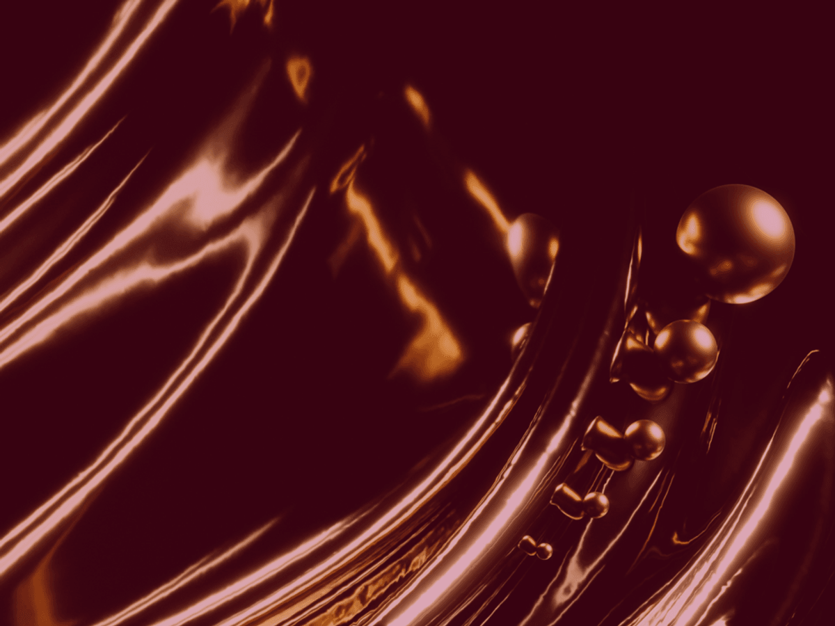 Närbild av instrument i mässing