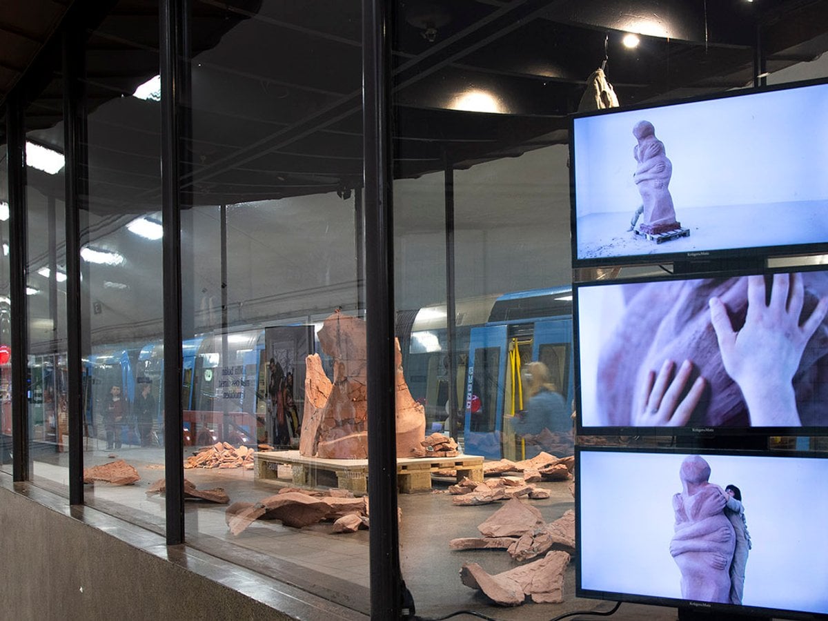 monter Odenplan med konstinstallation