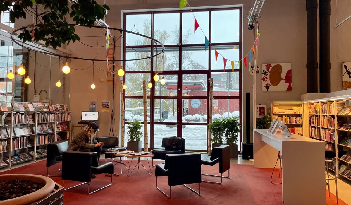 Inredning på Sickla bibliotek