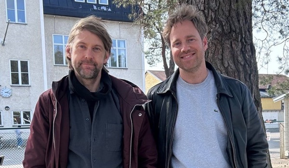 Två män utomhus