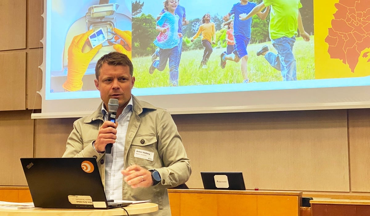 Anton Västberg hälsar välkommen till seminariet den 12 juni